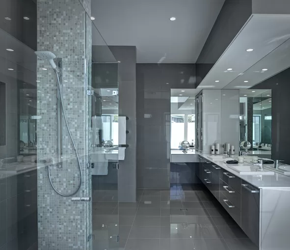Designer Large Bathrooms SA: Angela Gianakis
