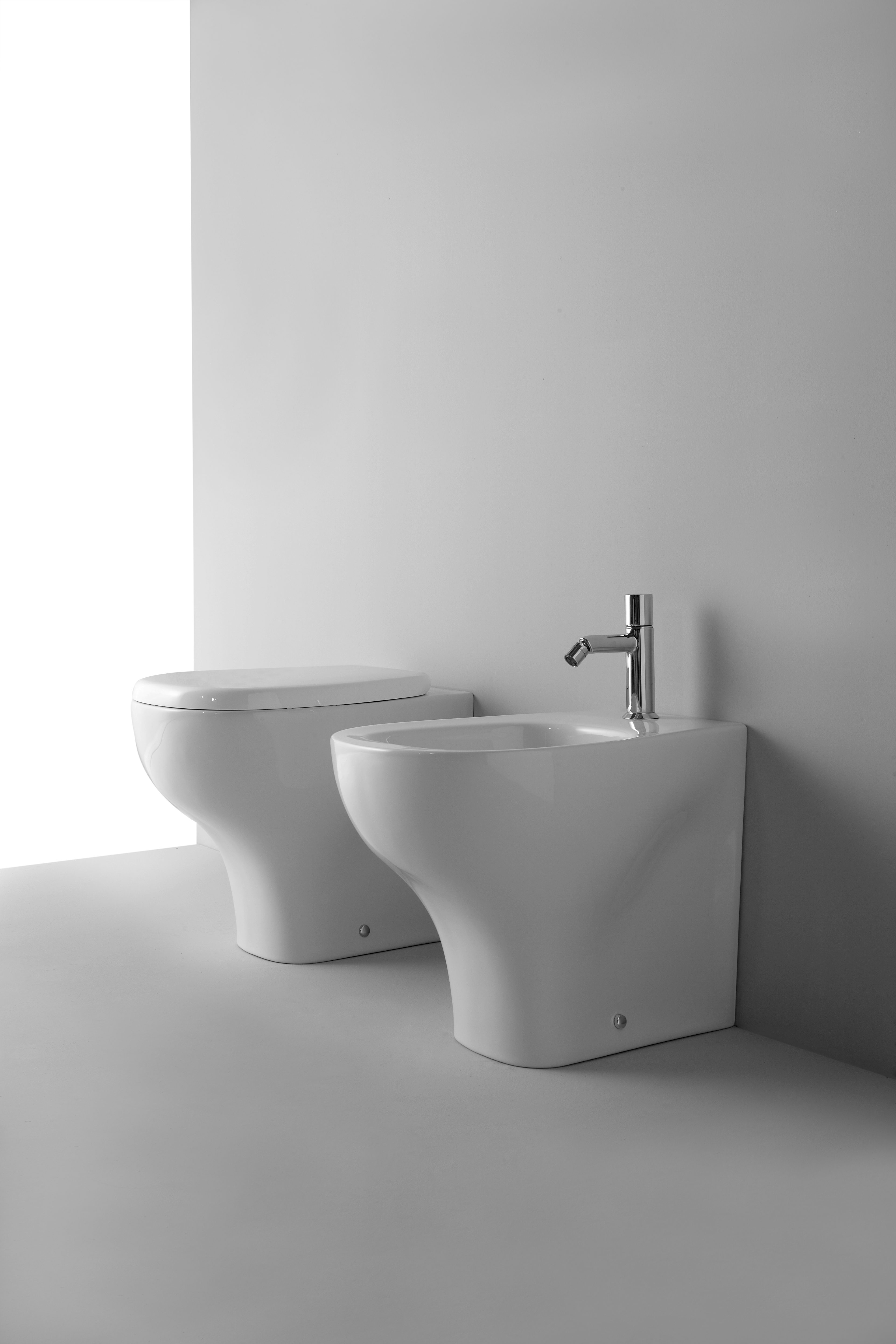 GLOBO_Affetto_floor mounted pan and bidet