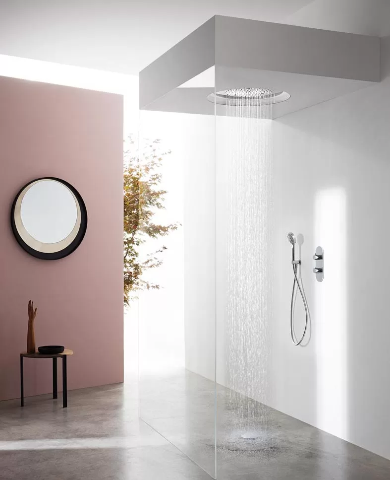 Graff Aqua Sense ceiling mounted showerhead in stainless steel with rain and chromotherapy functions. Supplied with remote control. Dimensions: 500 cm diameter.