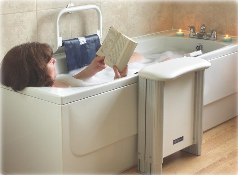 Aqua Joy Molly Bath Lift - The Kitchen and Bathroom Blog